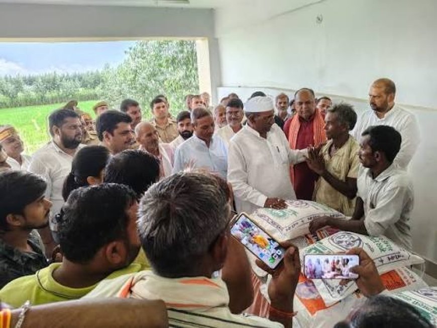 यूपी में बाढ़ राहत कार्य तेज: राहत आयुक्त ने शिविरों का लिया जायजा, अयोध्या-आजमगढ़ में नदियां उफान पर