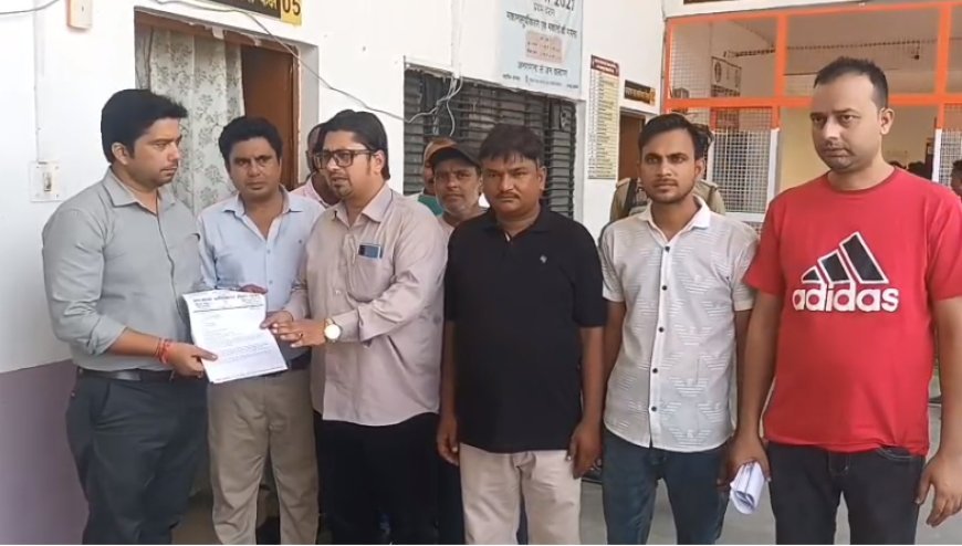 Sambhal: पैसे पूरे, नेटवर्क जीरो! टेलीकॉम कंपनियों पर भड़की आजाद अधिकार सेना, राष्ट्रपति के नाम सौंपा ज्ञापन
