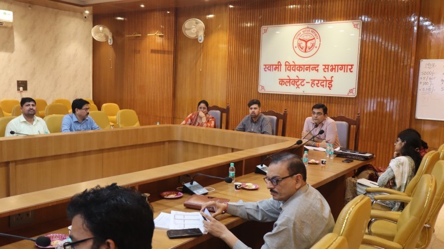 Hardoi: युवाओं को रोजगार मांगने वाला नहीं, रोजगार सृजित करने वाला उद्यमी बनाएं: डीएम अनुनय झा