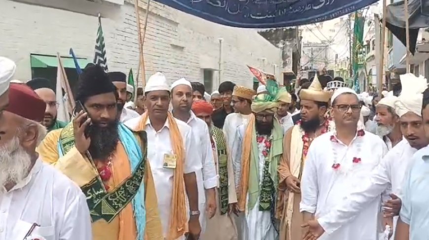 Sambhal: शानो-शौकत से निकला जुलूस-ए-मोहम्मदी, ‘या रसूल अल्लाह’ की सदाओं से गूंजा सम्भल