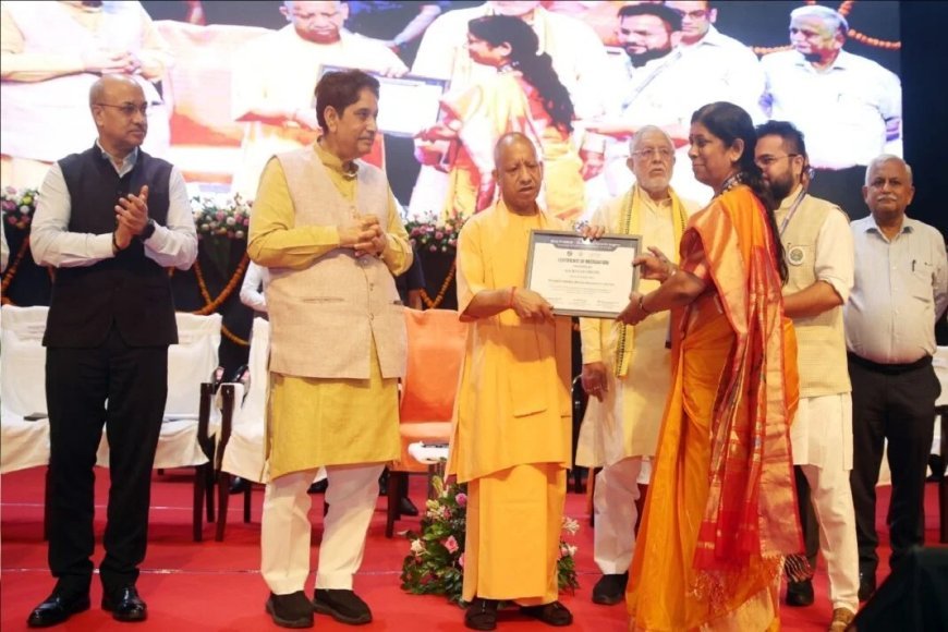 CM Yuva Yojana Amethi: सीएम युवा योजना से बदली अमेठी की रूपाली देवी की तकदीर, हर महीने 2 लाख का टर्नओवर