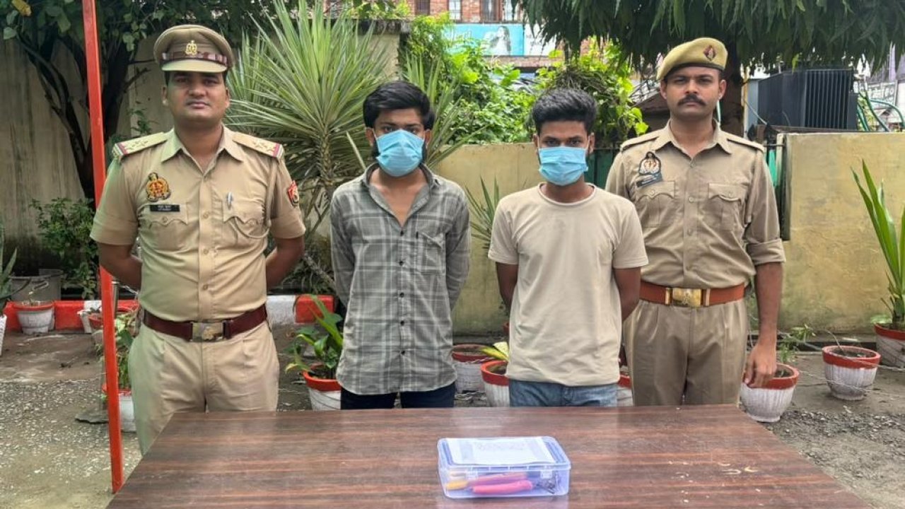 Crime News Hardoi: चोरी-लूट की योजना बना रहे दो शातिर गिरफ्तार, औजार व बाइक बरामद