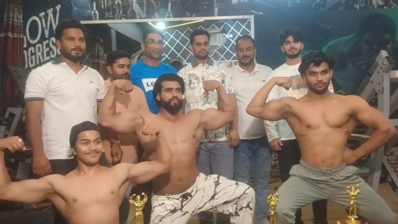 Sambhal News: सम्भल के बॉडीबिल्डरों का शानदार प्रदर्शन, अमान बने मिस्टर सम्भल तो तनवीर ने जीता नॉर्थ इंडिया बेस्ट पोजर का खिताब