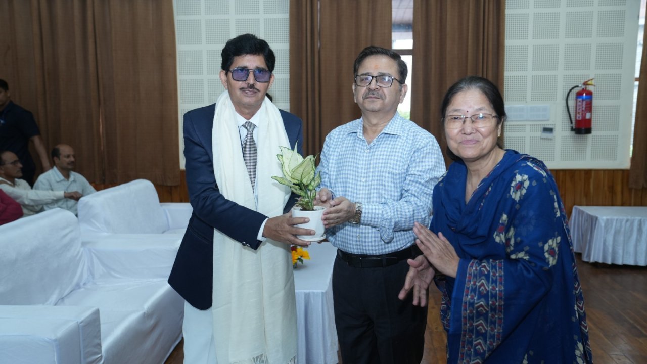 उत्तराखंड भाषा संस्थान: शायर अफजल मंगलौरी बने सदस्य, मुख्यमंत्री ने किया सम्मान