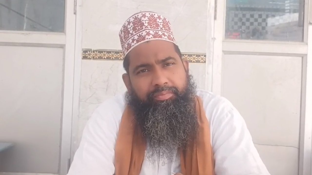 Sambhal News: ‘सेव इंडिया-सेव शरीयत’ कैंपेन पर मौलाना का बड़ा बयान, दिल्ली में परमिशन न मिलने पर उठाए सवाल