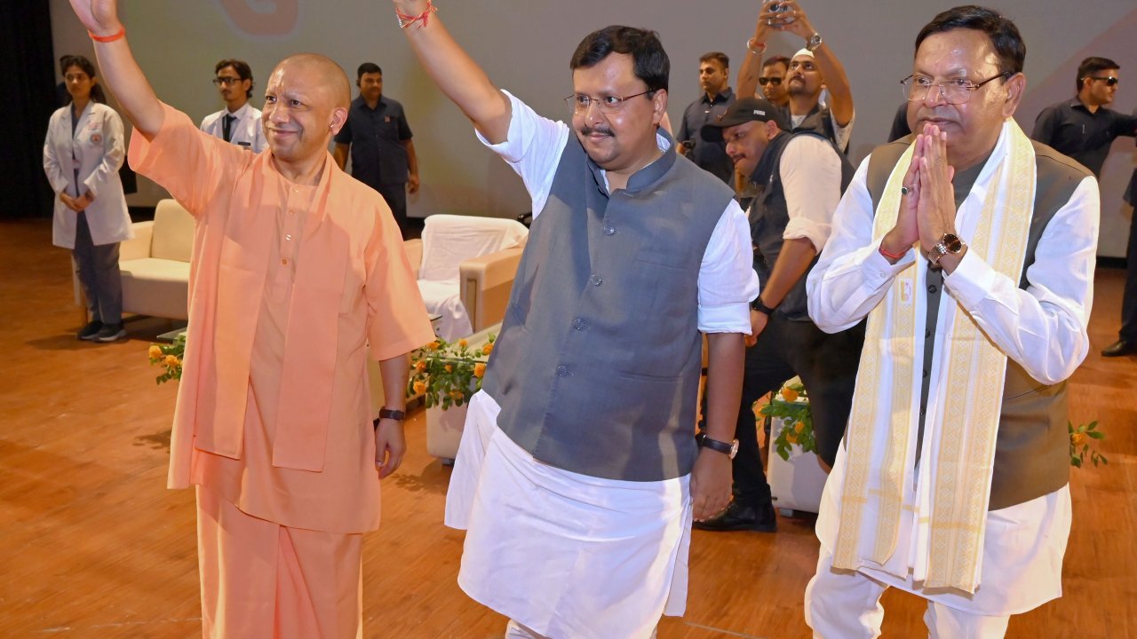 UP News: जाति के नाम पर बांटने वालों से सावधान, ‘राष्ट्र प्रथम’ के भाव से आगे बढ़े यूपी- सीएम योगी