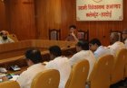 Hardoi News Today: DHS बैठक में डीएम अनुनय झा सख्त, धीमे टीकाकरण पर जताई नाराजगी; स्वास्थ्य सेवाओं में तेजी के निर्देश