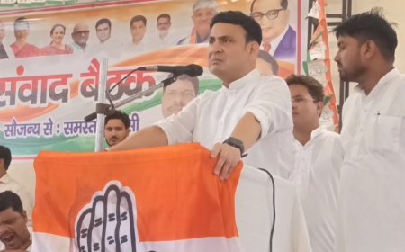 Sambhal News Today: अधिकारी भाजपा के जिला-मंडल अध्यक्ष बन चुके हैं - कांग्रेस नेता संजीव आर्य का बड़ा हमला, 2027 चुनाव को लेकर बोले- डरना नहीं, पूरी ताकत से लड़ना होगा