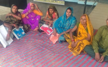 Sitapur News Today: दिव्यांगों की समस्याओं के समाधान को फाउंडेशन ने कसी कमर, आवास-शौचालय योजनाओं में मनमानी का आरोप