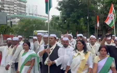 Bihar Teachers News: 'वेतन दो या कफ़न दो'… पटना की सड़कों पर शिक्षक दिवस पर क्यों उतरे गुरुजी? जानिए पूरा मामला