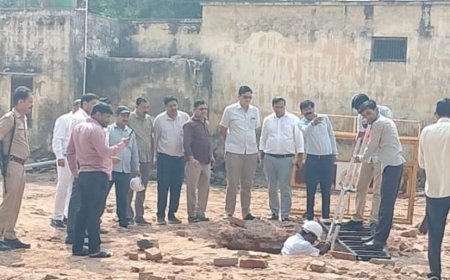 Saharanpur News:सहारनपुर कलेक्ट्रेट की मस्जिद के नीचे मिले कुएं की जांच शुरू, टीम ने अंदर उतरकर जुटाए अहम तथ्य
