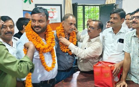 Hardoi News Today: रोडवेज कर्मचारी संयुक्त परिषद के क्षेत्रीय मंत्री बने जितेंद्र बहादुर वर्मा, 42 मतों से दर्ज की जीत