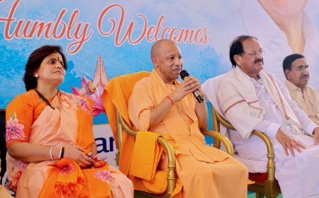 Indian Culture: वेंकटचलम में गूंजा ‘जय श्रीराम’, स्वर्ण भारत ट्रस्ट के 25वें स्थापना दिवस समारोह में शामिल हुए सीएम योगी