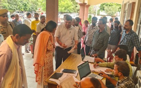 Hardoi News: सण्डीला तहसील में खाद्य एवं रसद विभाग का जनता दिवस, 141 आवेदन प्राप्त; 53 का मौके पर निस्तारण