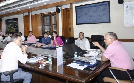सरकारी कामकाज में एआई का दायरा बढ़ाएगा उत्तर प्रदेश, मुख्य सचिव बोले- सर्वम एआई के 'इंडस' प्लेटफॉर्म से आएगी पारदर्शिता