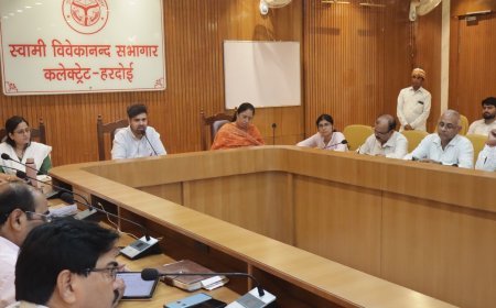 Hardoi News: सेवा संकल्प अभियान को लेकर डीएम अनुनय झा ने की बैठक, 17 सितंबर से 17 अक्टूबर तक होंगे व्यापक आयोजन