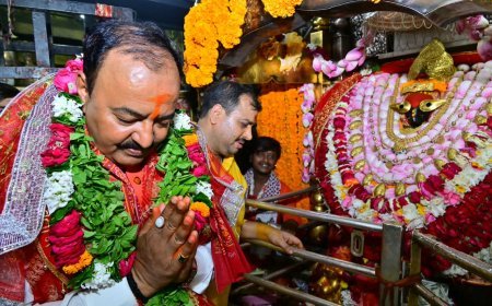 विंध्याचल धाम पहुंचे डिप्टी सीएम केशव प्रसाद मौर्य, मां विंध्यवासिनी के दर्शन कर प्रदेश की खुशहाली की मांगी कामना