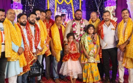 हाथरस में सात कुंतल लड्डुओं से सजा विघ्नहर्ता का दरबार, 3.5 कुंतल के महामोदक ने मोहा श्रद्धालुओं का मन