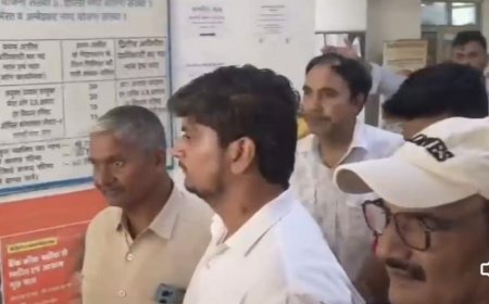 मेरठ में पीएम आवास की फाइल पास कराने के नाम पर घूस लेते पकड़ा गया कर्मचारी, एंटी करप्शन टीम का बड़ा एक्शन