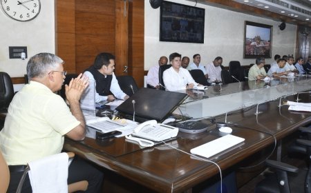 यूपी इंटरनेशनल ट्रेड शो की तैयारियां तेज: मुख्य सचिव ने दिए प्रचार के निर्देश, अप्रेंटिसशिप योजना पर भी जोर