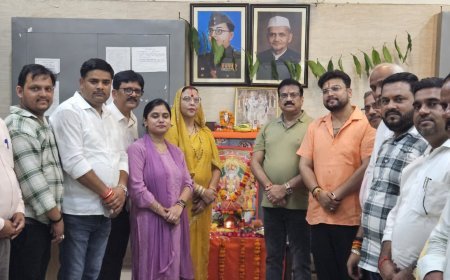 Hardoi News: भगवान विश्वकर्मा जयंती पर जिला पंचायत अध्यक्ष प्रेमावती ने किया पूजन-अर्चन