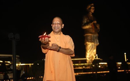 Lucknow News: राष्ट्र प्रेरणा स्थल पर सीएम योगी ने जलाए आशीर्वाद के दीये, प्रदेशभर में शुरू हुआ सेवा संकल्प अभियान
