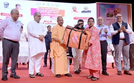 Vishwakarma Mela 2026: लखनऊ में सीएम योगी का विपक्ष पर तीखा हमला, बोले- पहले की सरकारें सैफई महोत्सव और बग्गी में उलझी थीं