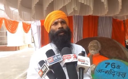 Ballia News: रेत पर उकेरी 25 साल की सेवा की तस्वीर, बलिया के लाल ने मोदी को दिया अनोखा जन्मदिन तोहफा