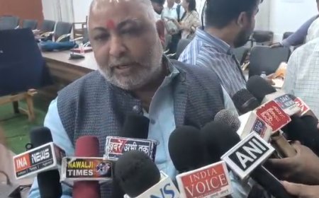 बलिया में 24 नवनियुक्त स्वास्थ्य कर्मियों को मिले नियुक्ति पत्र: परिवहन मंत्री दयाशंकर सिंह ने निष्ठा से कार्य करने का दिया संदेश
