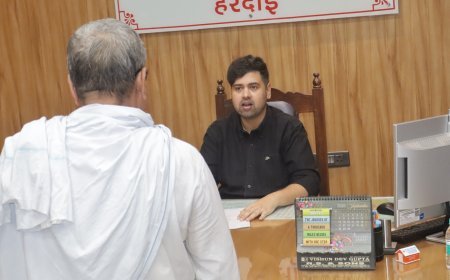 Hardoi News: जन सुनवाई में जिलाधिकारी अनुनय झा ने सुनीं 133 शिकायतें, अधिकारियों को त्वरित निस्तारण के निर्देश