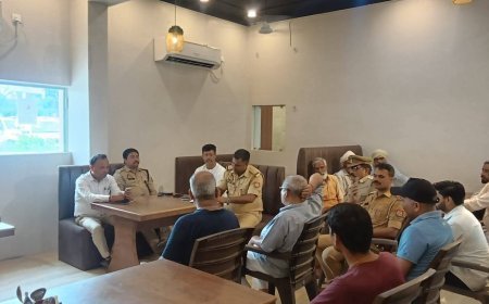 Sitapur News: नैमिषारण्य में होटल संचालकों को यात्रियों की सुरक्षा के सख्त निर्देश 
