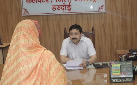 Hardoi News: जिलाधिकारी राहुल पाण्डेय ने जनसुनवाई के दूसरे दिन सुनीं 102 शिकायतें, अधिकारियों को समयबद्ध निस्तारण के निर्देश