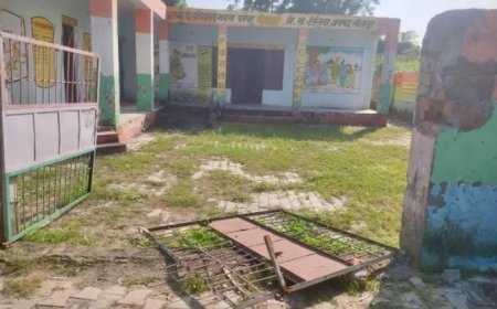 सीतापुर: ऐलिया के परेवा धेनापुर पंचायत भवन में ताले गायब, सरकारी रिकॉर्ड और कंप्यूटर खतरे में