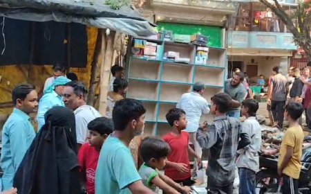 सम्भल में दुकानें हटाने पर भारी बवाल, आमने-सामने आए दो पक्ष, 16 लाख की लूट का आरोप