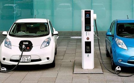 Noida EV Charging Stations: नोएडा की 30 प्रमुख पार्किंग में लगेंगे नए ईवी चार्जिंग स्टेशन, नोएडा प्राधिकरण और UPRECIL में हुआ समझौता
