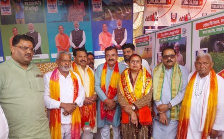 Hathras News: दाऊजी मेला परिसर में लगी सेवा संकल्प अभियान की प्रदर्शनी