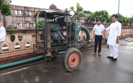 लखनऊ में रिकॉर्ड बारिश के बीच राहत: मंत्री एके शर्मा ने परखी जल निकासी व्यवस्था