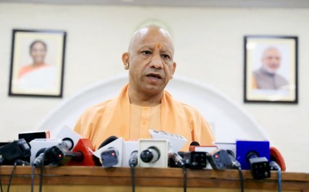 CM Yogi on Opposition: 'संवैधानिक संस्थाओं को कमजोर करने की साजिश कर रही कांग्रेस', एसआईआर विवाद पर मुख्यमंत्री योगी आदित्यनाथ का तीखा हमला