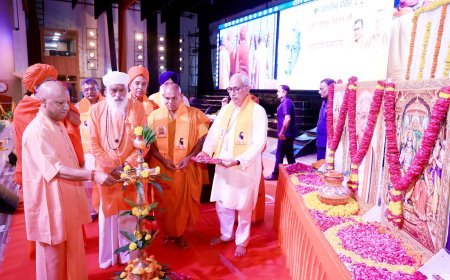 अशोक सिंघल जन्म शताब्दी समारोह में पहुंचे सीएम योगी: राम मंदिर आंदोलन को किया याद