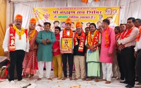 हाथरस दाऊजी मेले में भजन संध्या: संतों व समाजसेवियों का हुआ सम्मान