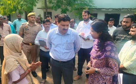Hardoi News: बाढ़ से निपटने को सड़कों पर उतरे नवागत डीएम राहुल पांडे, राहत केंद्रों और गंगा घाट का किया निरीक्षण