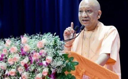 UP Mission Rozgar: 1375 ग्राम पंचायत अधिकारियों को नियुक्ति पत्र, सीएम योगी का सपा पर तीखा हमला- 'नए स्लोगन के साथ गिरगिट की तरह बदल रहे रंग'