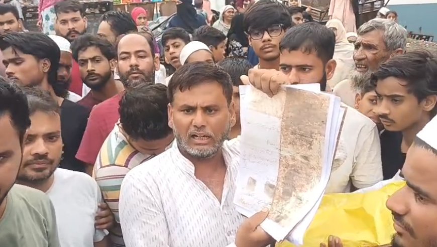 Sambhal News Today: 122 साल पुराने बैनामे पर नया विवाद, जमीन खाली कराने पहुंची पुलिस पर गंभीर आरोप- रईस बोले, हमारा हक दिलाया जाए