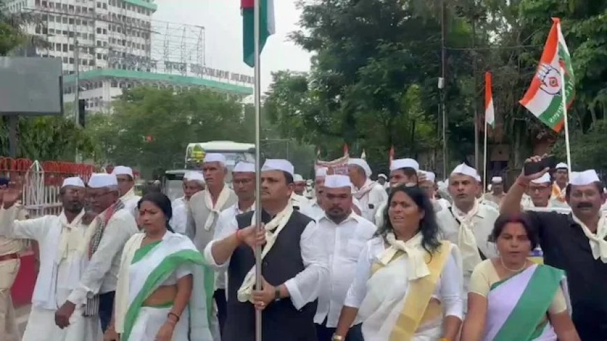 Bihar Teachers News: 'वेतन दो या कफ़न दो'… पटना की सड़कों पर शिक्षक दिवस पर क्यों उतरे गुरुजी? जानिए पूरा मामला