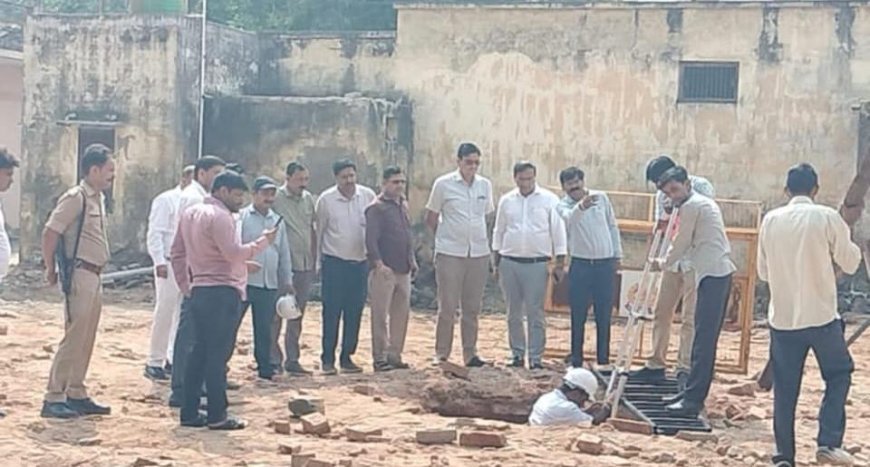 Saharanpur News:सहारनपुर कलेक्ट्रेट की मस्जिद के नीचे मिले कुएं की जांच शुरू, टीम ने अंदर उतरकर जुटाए अहम तथ्य