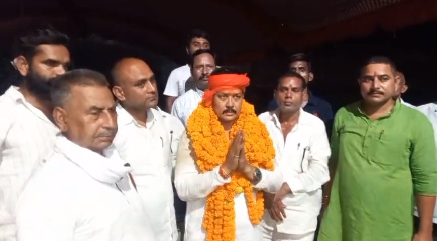 Ballia News: बलिया में पूर्व सैनिक रमेश कुमार सिंह ‘फौजी’ की जनसंपर्क रैली, बोले- सरहद की सुरक्षा के बाद अब जनता के अधिकारों की लड़ाई मेरी ताकत