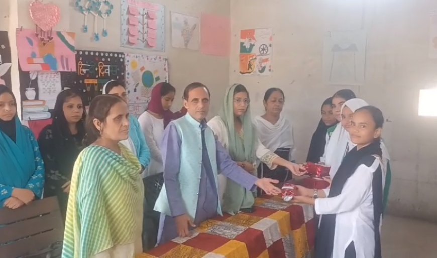 Sambhal News: हिंदी हमारी भाषा ही नहीं, संस्कृति और पहचान भी है: हिंदी दिवस पर छात्राओं में दिखा उत्साह