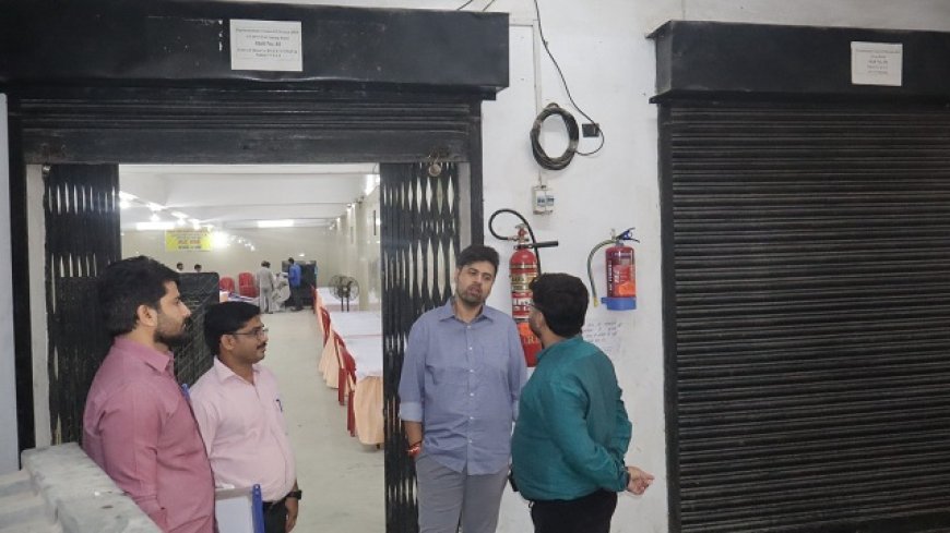Hardoi News: हरदोई में EVM की FLC तैयारियों का DM अनुनय झा ने लिया जायजा, पारदर्शिता और सुरक्षा पर जोर