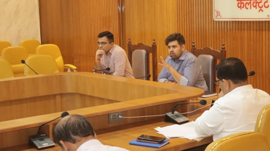 Education News: हरदोई में निजी स्कूलों पर सख्ती- फीस बढ़ोतरी, ड्रेस-पुस्तकों और वाहन सत्यापन को लेकर डीएम के कड़े निर्देश