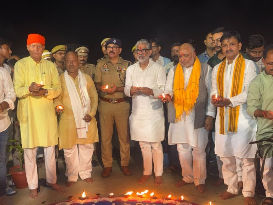 बलिया के वीर लोरिक स्टेडियम में ‘आशीर्वाद का दीया’: पीएम मोदी के जन्मदिन पर मंत्री दयाशंकर सिंह ने किया दीप प्रज्वलन